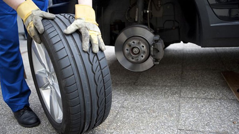Minh Phát cung cấp dịch vụ bảo dưỡng lốp ô tô du lịch, ô tô tải và cả xe cẩu nâng