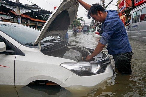 Cách chăm sóc xe hơi mùa mưa bão hiệu quả mà lại rất đơn giản