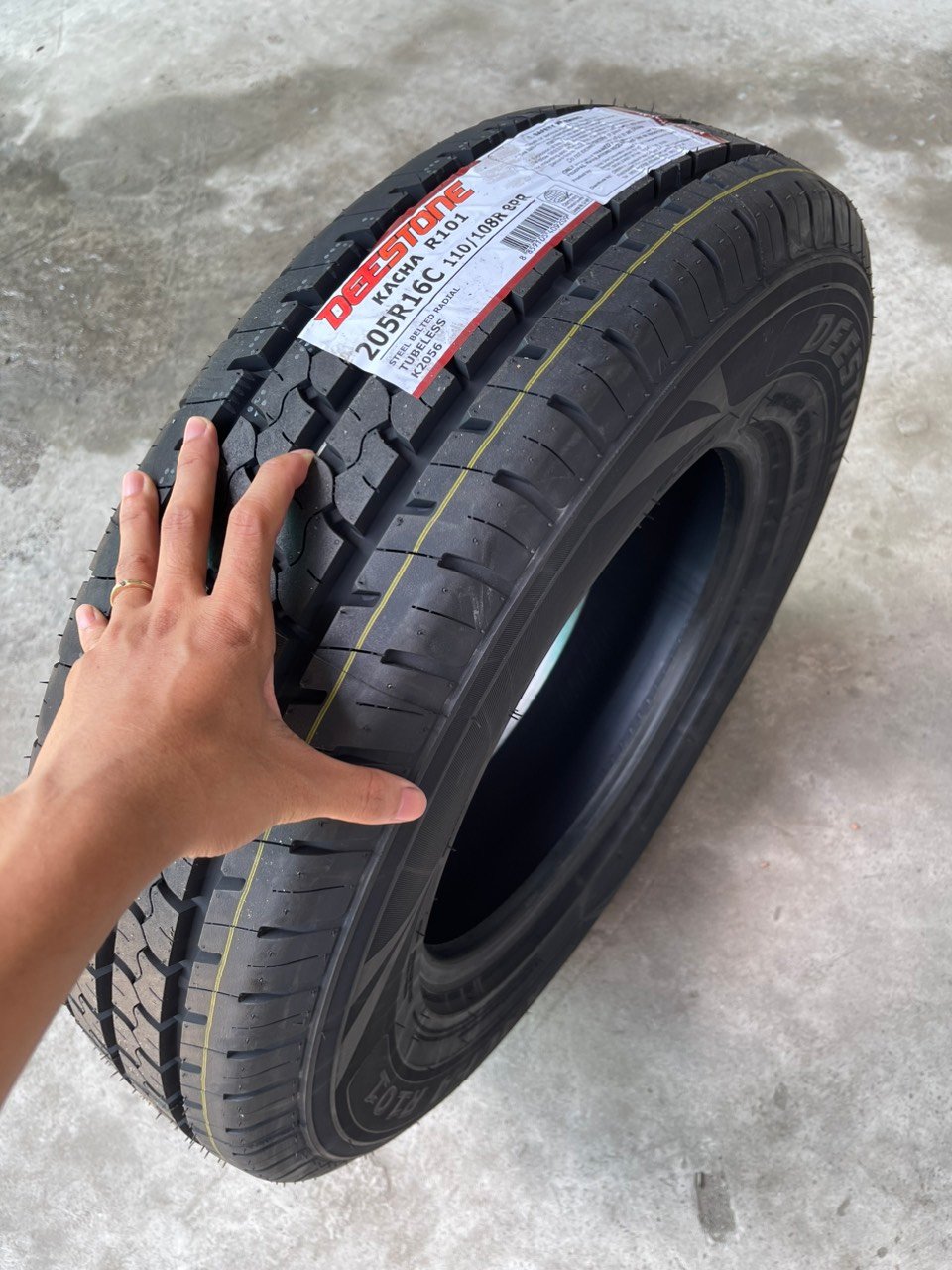 Ưu và Nhược Điểm Khi Chọn Lốp Deestone